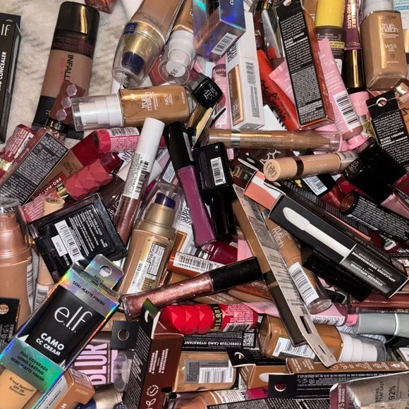 BRAND NEW MAKEUP! PICK ANY 3 for $18 - Picture 10 of 16